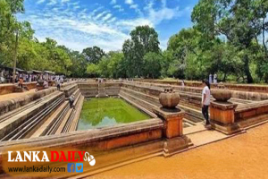 දැඩි වියළි කාලගුණයෙන් කුට්ටම් පොකුණේ ජලය අඩිය පෙනෙන මට්ටමට