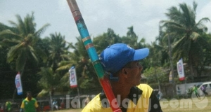 එල්ලේ, පවුලේ බැල්මෙන් ගැලවේ