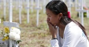 පිලිපීනය හයියාන් කුණාටුවට බිලි වූවන් සිහිකරයි.