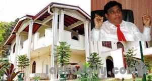 මහානුබාව සම්පන්න පීකොක් මන්දිරය බිමට සමතලා කරයි
