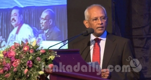 හිටපු ජනාධිපති ලේකම්ගෙන් ප්‍රශ්න කරයි