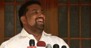 මම දකුණු කණ කපනවා