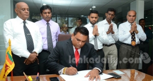 නලීන් රණවීර පොස්‌පේට්‌ සමාගමේ වැඩ භාරගනී.