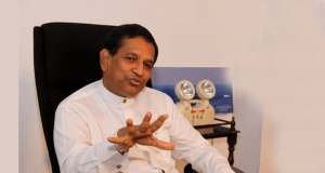 රාජිත සමග ඇමතිවරු පිරිසක් මහ නාහිමි හමුවේ