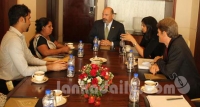සන්ධ්‍යා එක්නැලිගොඩ අමරිකානු නියෝජිතයන් හමුවෙයි.