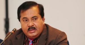 ටී.බී ගෙදර බඩු බෝතල් පත්තරකාරයෙකුට දෙයි