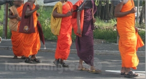වසල කහකඩයෝ ලිට්රෝ ගෑස් සමාගමෙන් මුදල් ඉල්ලා කෑමොර දෙති