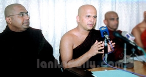 අලි ජාවාරම් කළ කහකඩධාරීන් අත්අඩංගුවට නොගන්නේ  ඇයි ?