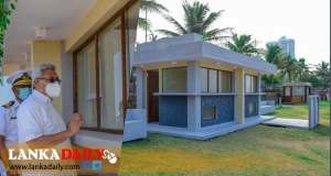 ගාලු මුවදොර පිටියේ ඉදිවන ආදර්ශ වෙළෙඳ කුටි නැරඹීමට ජනපති පැමිණේ