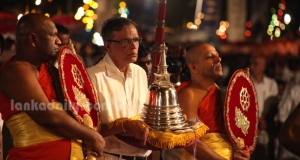 කොළඹ ගංගාරාමයේ නවම් මහ පෙරහැර