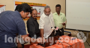 මඩකලපු මාධ්‍යවේදීන්ගෙන් පුවත් වෙබ් අඩවියක්(photos)