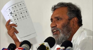 මැකෝ බලය අතට ගනී