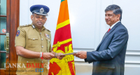 දේශබන්දුගේ වැඩ බලන කෑල්ල හලයි