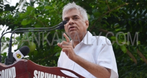 'ජනාධිපතිට නියගයට විසඳුමක් නැහැ' රනිල්