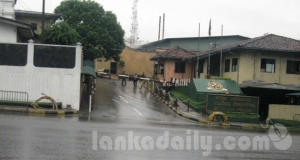 වැලිකඩ ගැටුම ගැන රහස් පොලීසියට පැමිණිල්ලක්