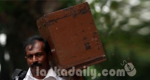 ඡන්ද පෙට්ටි එක්ක සෙල්ලම් බෑ