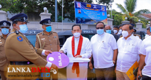 ශ්‍රී ලංකා පොලිසියට ත්‍රීරෝද රථ 2000ක් ප්‍රදානය කෙරේ !