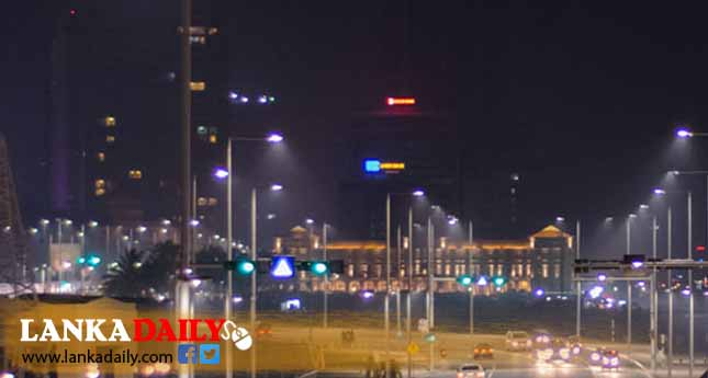 වීථි ලාම්පු බිලත් ජනතාවගේ විදුලි බිලෙන් අය කිරීමක් ?