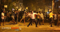 ජනතාවගේ පක්ෂය සහ ජනතාවට විරුද්ධ පක්ෂය අතර සටනක්