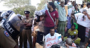 අතුරුදහන් වූවන් සැමරීමට පොලිසියෙන් බාධා