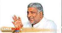ඔක්කොම ඉන්නේ එක පැත්තේ