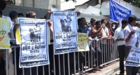 මුද්‍රණාලයේ සභාපති ඉවත්කරන තෙක් සේවකයින් සටනේ