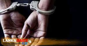 ශිෂ්‍යත්ව විභාගයේ ප්‍රශ්ණ පිට කළ අධ්‍යක්ෂවරයාත් ගුරුවරයාත් රිමාන්ඩ්