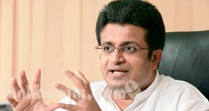 ගම්මන්පිල තනියම වීදි සටනක් දෙනවලු