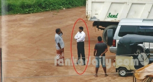 මහින්දගේ නිල ඡායාරූප ශිල්පියා ඉඩම් අල්ලූ හැටි