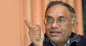 බුද්ධිමතුන් මෛත්‍රීව අත්හරිති. ජනාධිපති උපදේශක ජයම්පති වික්‍රමරත්නත් යහපාලන පෙරමුණ සමඟ එක්වෙයි.