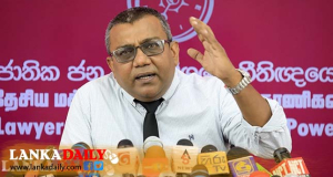 උපුල් කුමරප්පෙරුම රනිල් අතින් සිල්ක් අන්දවා ගැනීම