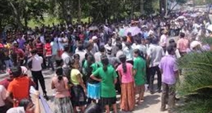 මීරියබැද්දේ අවතැන් ජනතාව විරෝධතාවක
