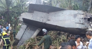 හෝකන්දර ගුවන් අනතුරින් 4ක් මරුට(ඡායාරූප)