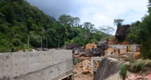 ලක්ෂපාන දිය ඇල්ල විනාශ කරනවාට, විදෙස් පරිසරවේදීන්ගේ විරෝධය