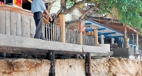 වරාය නගරයේ ඉදිකිරීම් හේතුවෙන් මුහුදු කෑම උග්‍ර වෙලා