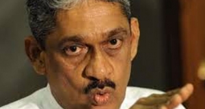 'සජිත්, රනිල්ගේ කකුලෙන් අඳිනවා' - ෆොන්සේකා