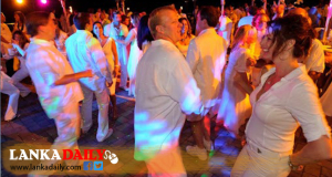 white only සාදය හමාරයි. වර්ගවාදයට ඉඩක් නැහැ.