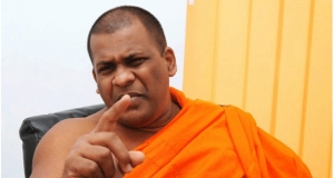 'සල්ලි දිලා වසවිස කන එකම ජාතිය අපි' - ඥානසාර හිමි