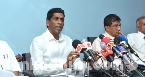 හොරු දේශපාලනය‍ට එන්නේ පක්ෂ නායකයින්ගේ වරදින්.(audio)