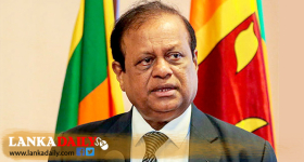 පාසැල් වලින් දේශපාලනඥයන්ගේ නම් ගලවන්නැයි නියෝග