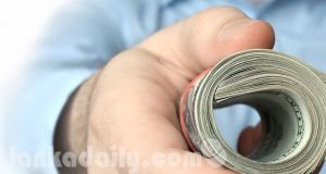 ආණ්ඩුවට පඩි ගෙවන්න සල්ලි නෑ.. දැන් ආතල්ද?
