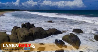 ජංගල් බීච් වෙරළේදී පෙම් යුවළක් රළ පහරට හසුවේ -පෙම්වතා අතුරුදන්