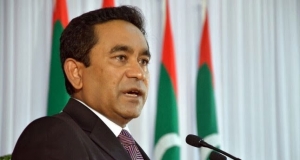 චීනෙන් යනවා මාලෙන් එනවා