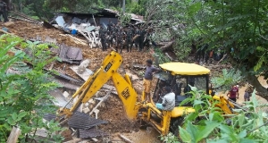 කොස්ලන්ද නායයාම පිළිබද යුද හමුදා නිල නිවේදන පරස්පරයි