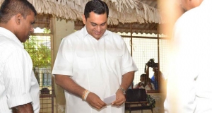 හිටපු මහ ඇමති ශෂීන්ද්‍ර ඡන්දය දෙයි