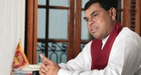 බැසිල්, චීනයේ බස්වල කෝටි 12ක ස්ටිකර් ගසයි