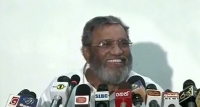 පක්ෂග්‍රාහී වෙන්න එපා! මැකෝ රාජ්‍ය සේවකයින්ගෙන් ඉල්ලයි