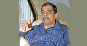 'පොස්ටරයේ නම තිබුනට, සජිත් හොයාගන්න නෑ' - ඇමති පුෂ්ප කුමාර