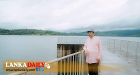 මෛත්‍රී සතුටින්