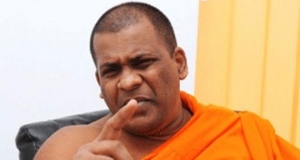 'හිටපු අගවිනිසුරු රටින් පිටිවහල් කල යුතුයි'